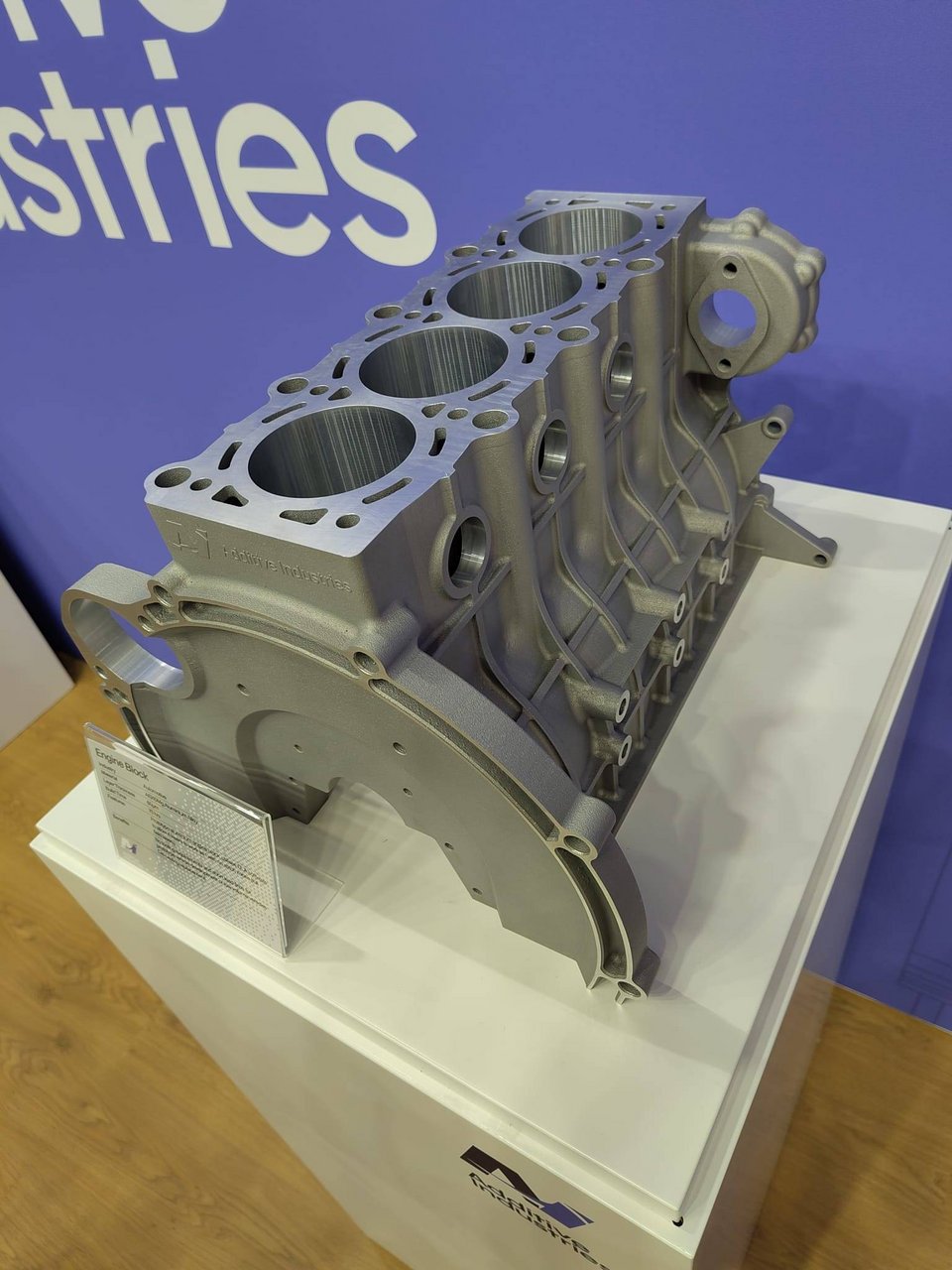 Maschinenbauer und Elektrotechniker auf der Leitmesse für additive Fertigung in Frankfurt – Bild