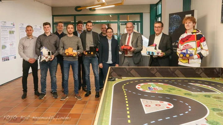 Landkreis und regionale Firmen ermöglichen internationalen Schüleraustausch – Bild