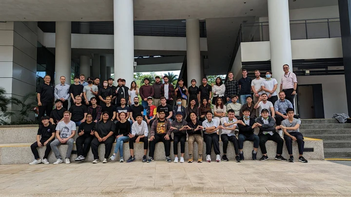 Die Technikerschule Neumarkt meldet sich aus Singapur zurück – Bild